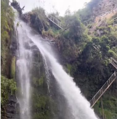cascadoa el pailon de oro378 x 385